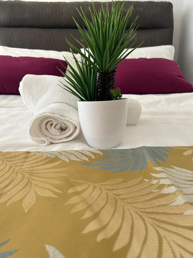 Riverbank Suites Waterfront 507 كوشنج المظهر الخارجي الصورة