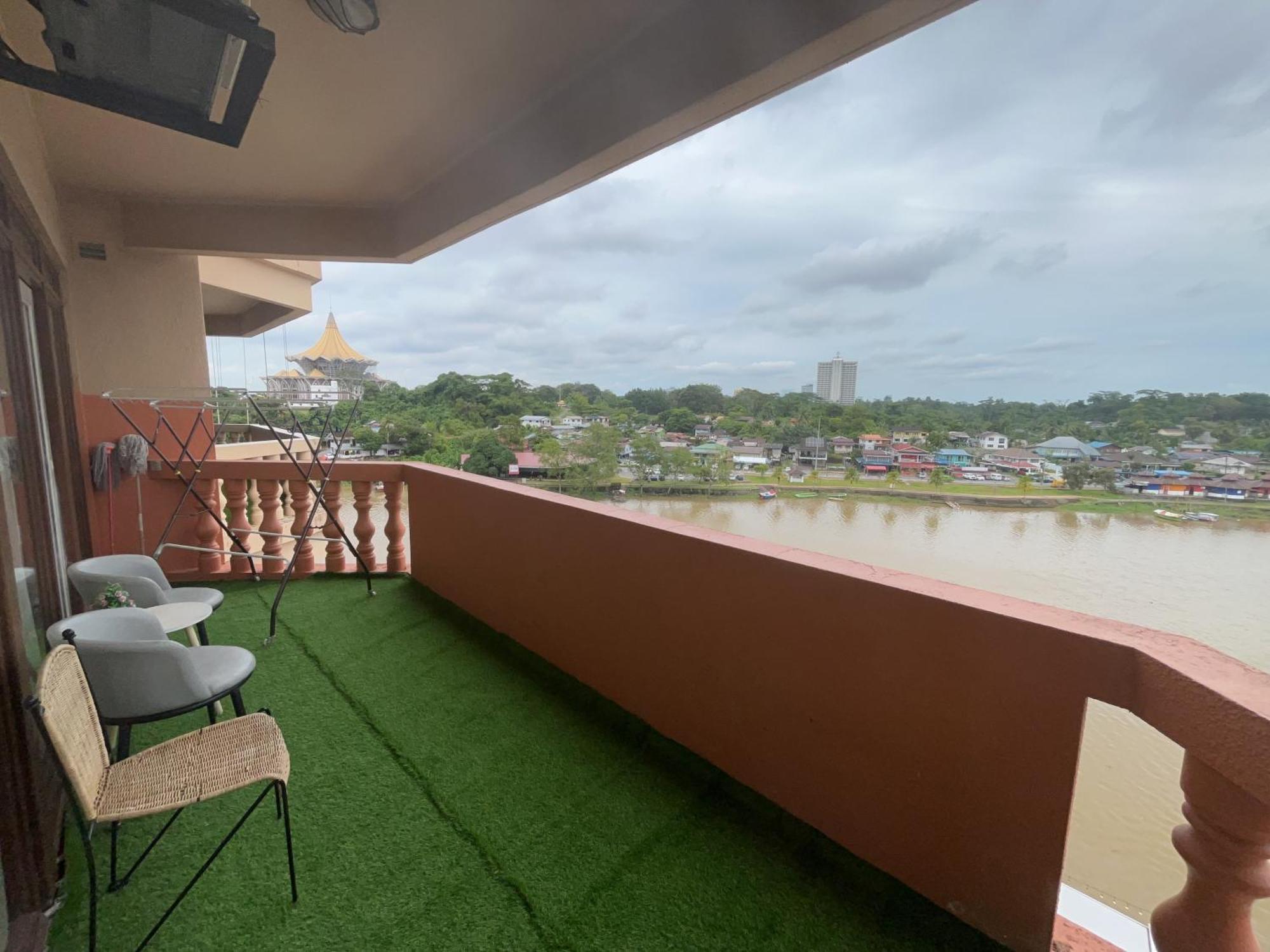 Riverbank Suites Waterfront 507 كوشنج المظهر الخارجي الصورة